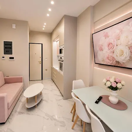 Agora Premium Spaces Лоутраки