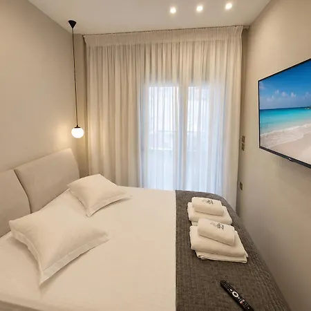 Agora Premium Spaces * Лоутраки