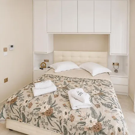 Agora Premium Spaces * Лоутраки