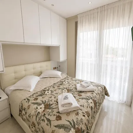Апартаменты Agora Premium Spaces Лоутраки