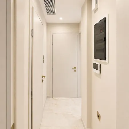Agora Premium Spaces * Лоутраки